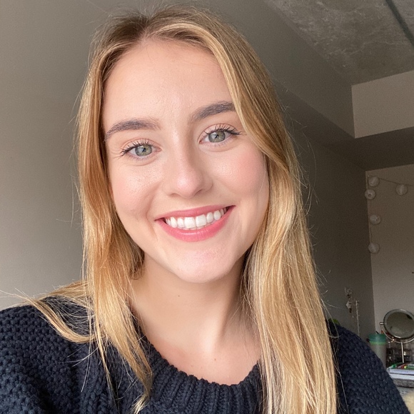 Meet your Posher, Alexis - Picture 1 of 1